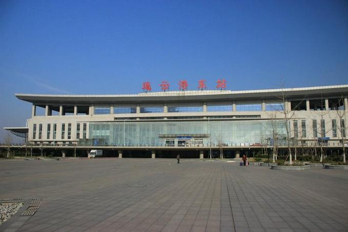 连云港站,连云港高铁站是东站还是连云港站
